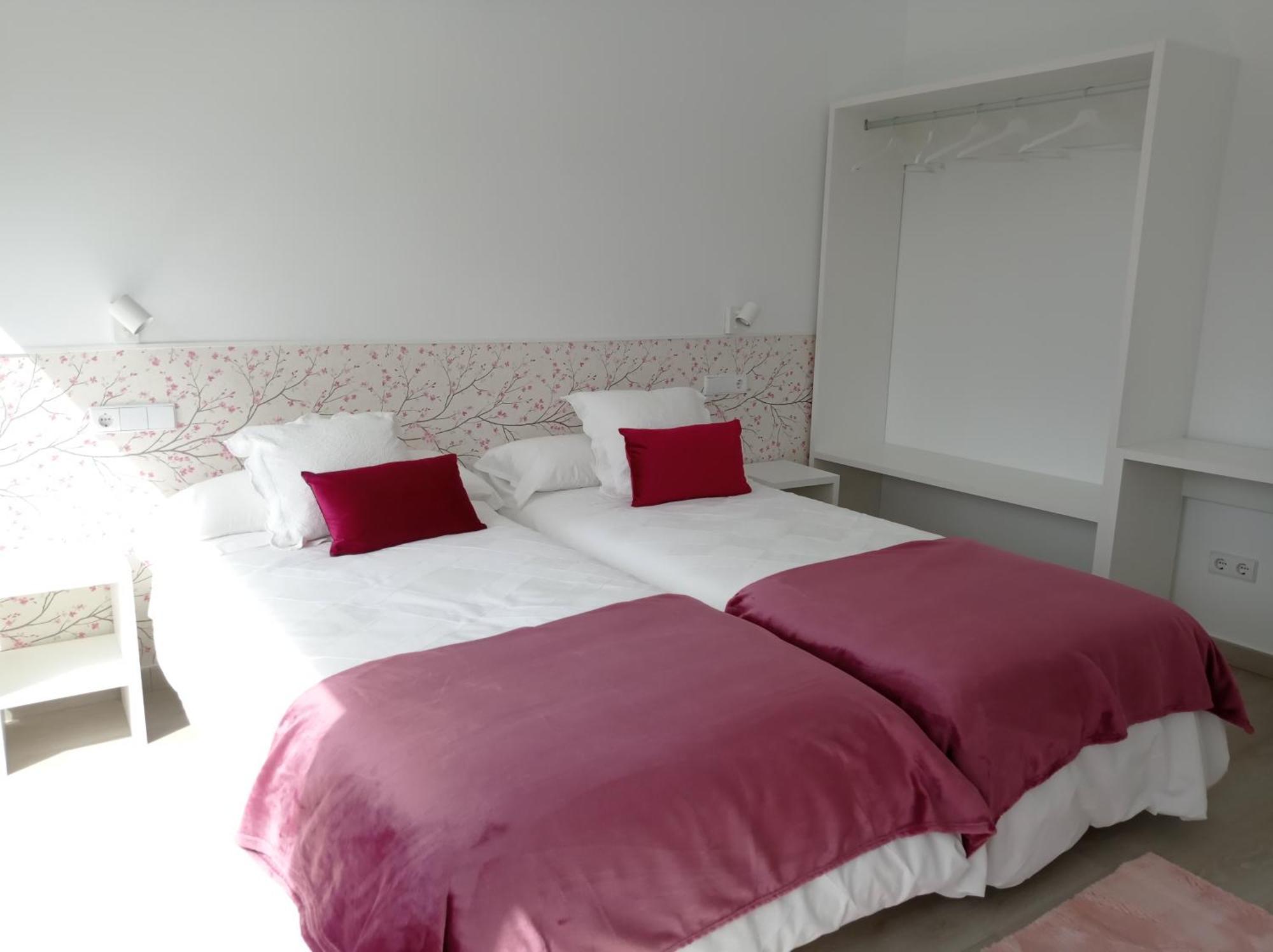 Casas Turisticas Lar Jardin - Parking Privado Santiago de Compostela Exterior photo