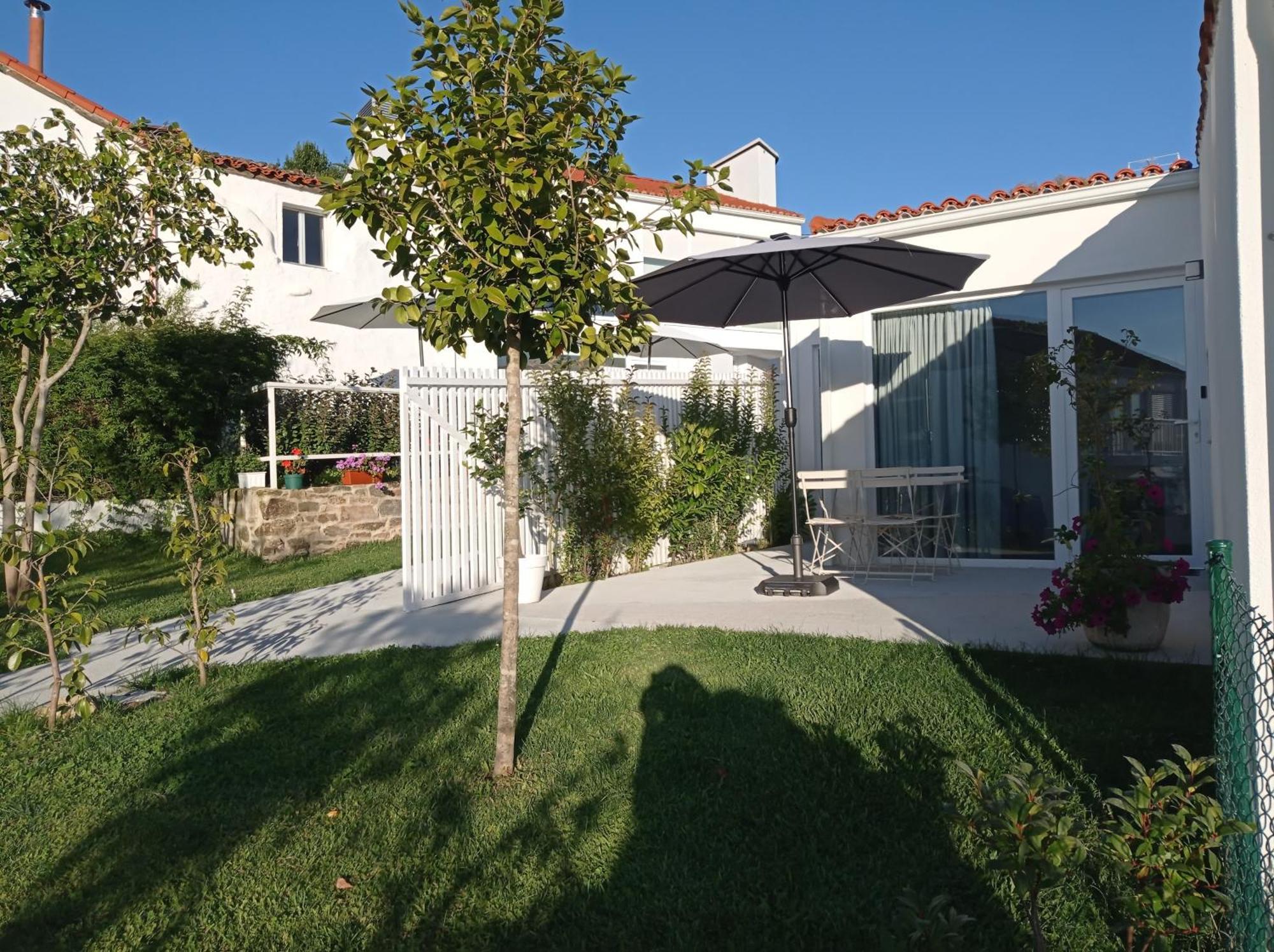 Casas Turisticas Lar Jardin - Parking Privado Santiago de Compostela Exterior photo