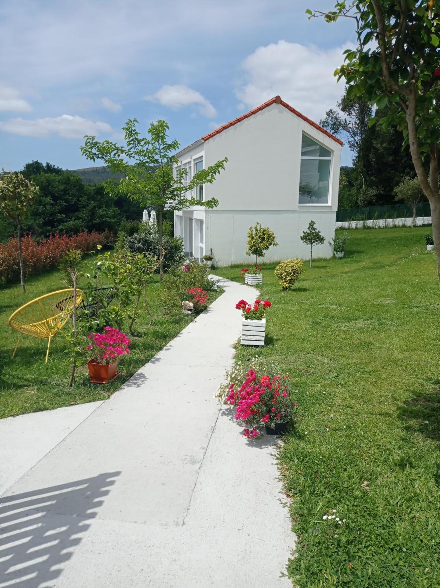 Casas Turisticas Lar Jardin - Parking Privado Santiago de Compostela Exterior photo
